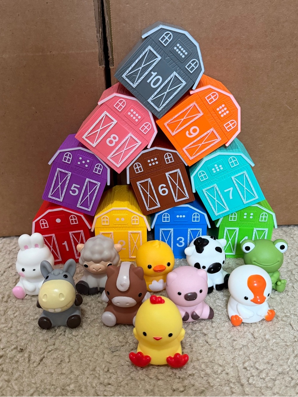 Toddler Montessori 20pc barn learning set